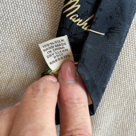 NEW! Tommy Bahama Silk Tie - Picture 7 of 9